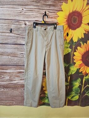 Classic Men's Khaki Straight-Leg Chinos